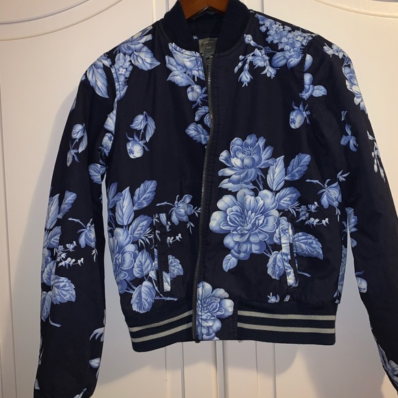 FLOWER BOMB | THE STYLE SCRIBE GAP FLORAL BOMBER - Picture 5 of 5